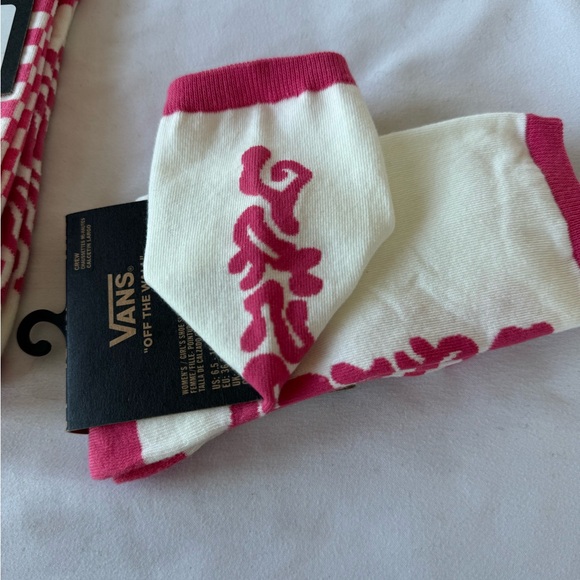 Vans Off The Wall 2 Pair Checkered Logo White/Pink Crew Socks - Picture 3 of 3